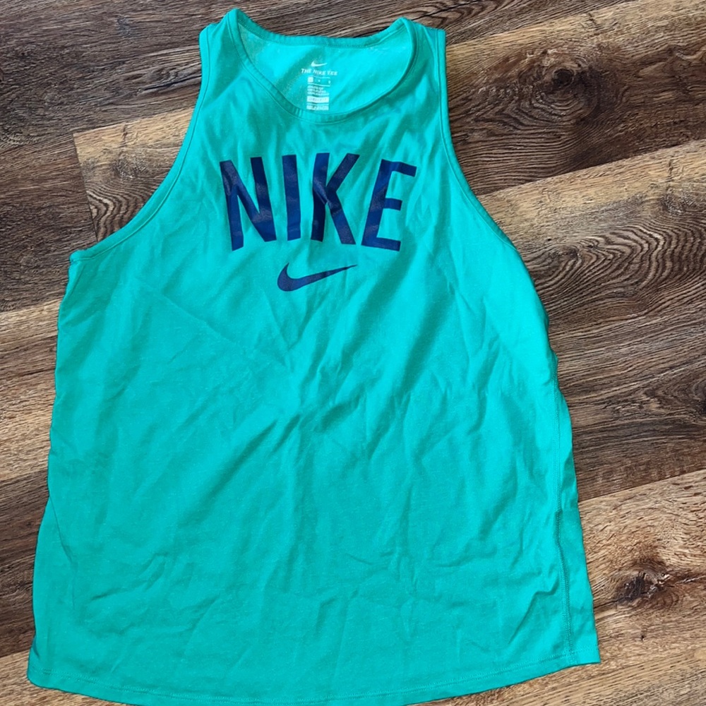 Nike women’s tank top